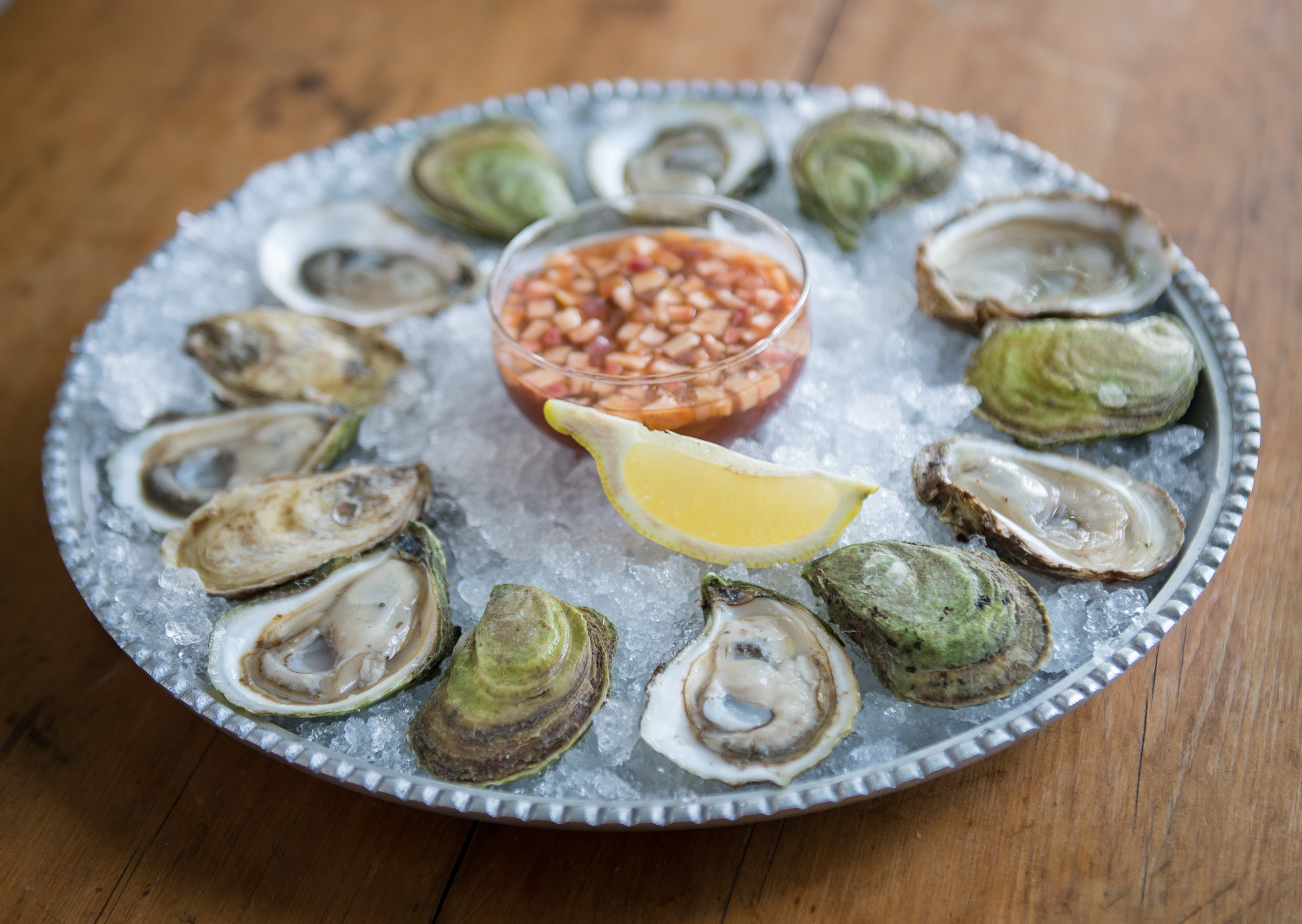 Mignonette aux pommes épicées et échalotes